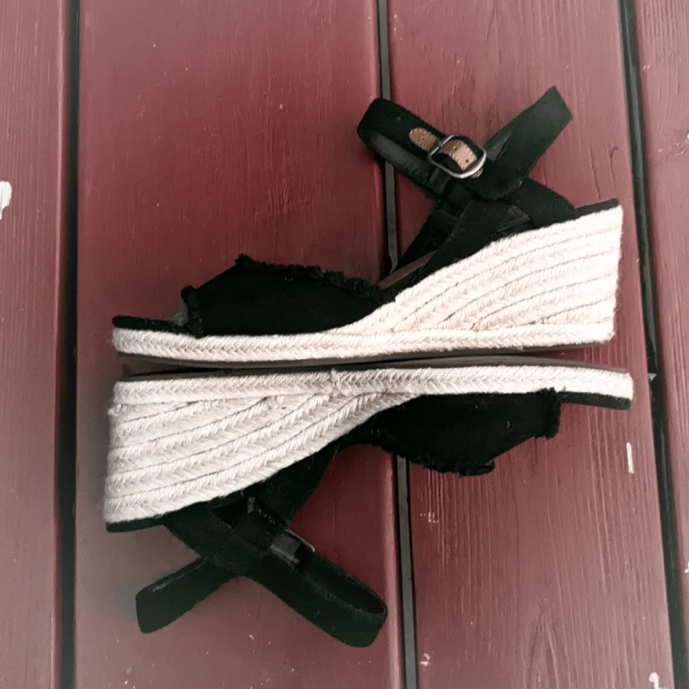 Lucky Brand Women's Black Wedge Espadrille Sandals with Buckle Size 11